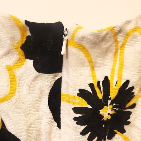 Sangria Black White and Yellow Floral Knee Length Dress Size 4 - Picture 7 of 9